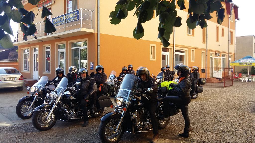 Pensiunea Claudiu Caransebeş Eksteriør bilde